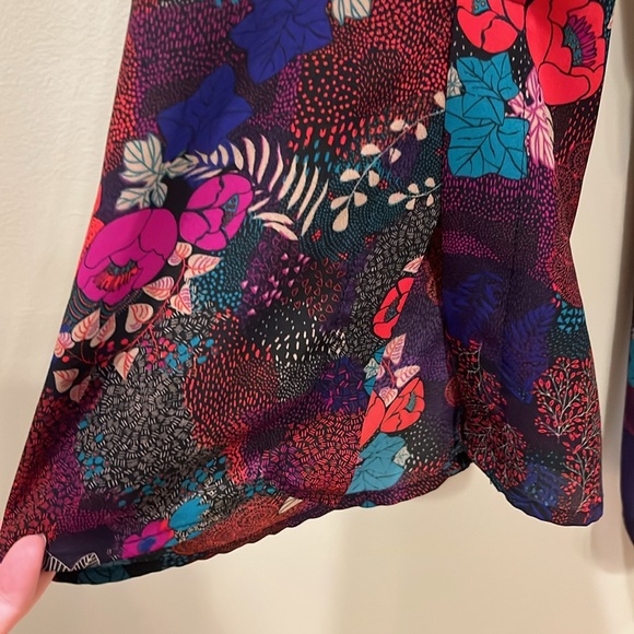 Violet + Claire Floral Long Sleeve Blouse - Picture 7 of 8